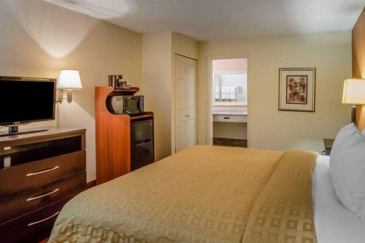 Clarion Suites 奧古斯塔 外观 照片